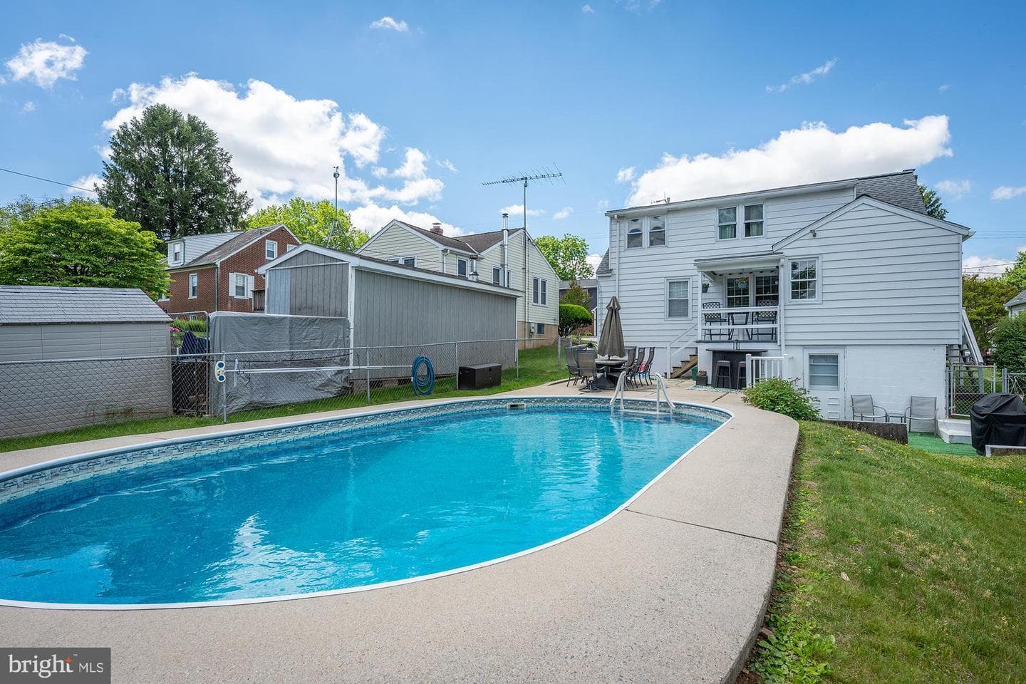 463 E Green Street photo 41