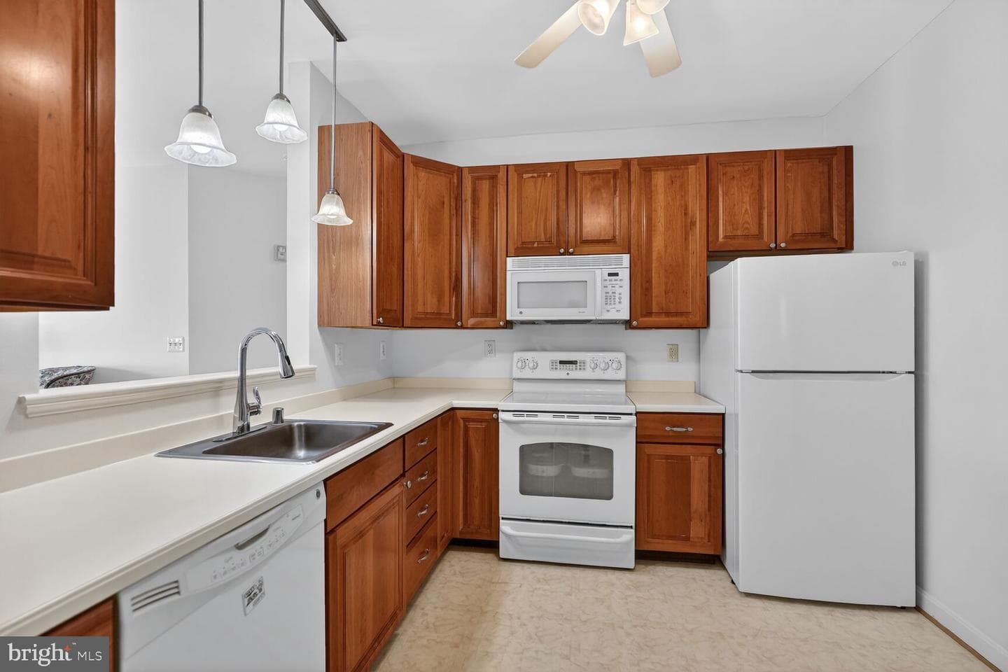 1597 Homeland Drive #3b photo 8