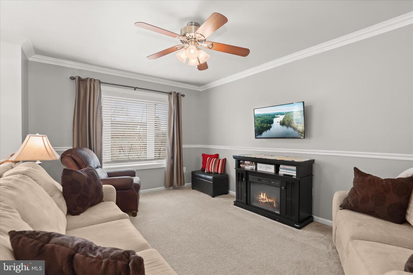 862 Elmwood Court photo 3