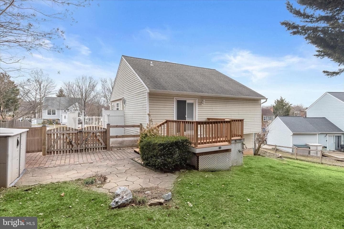 862 Elmwood Court photo 38
