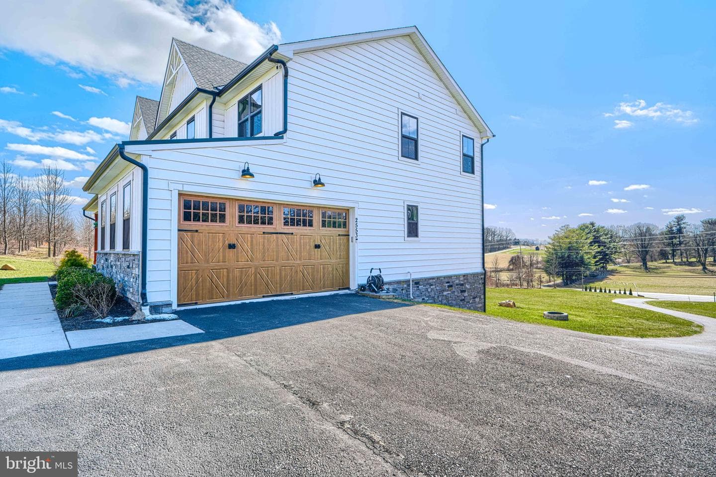 2553 Hanover Pike photo 3