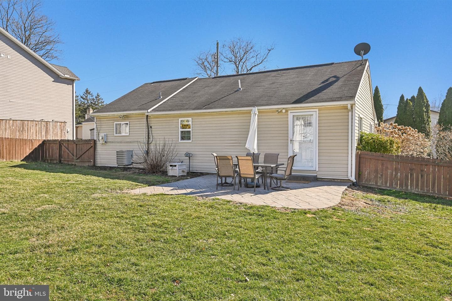 1516 Cherry Avenue photo 32