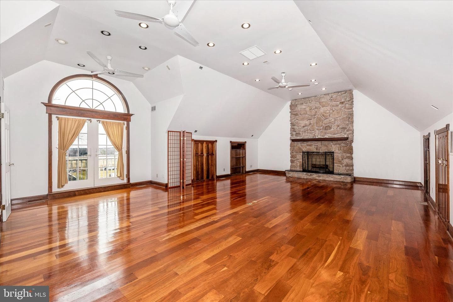 806 Park Avenue photo 17