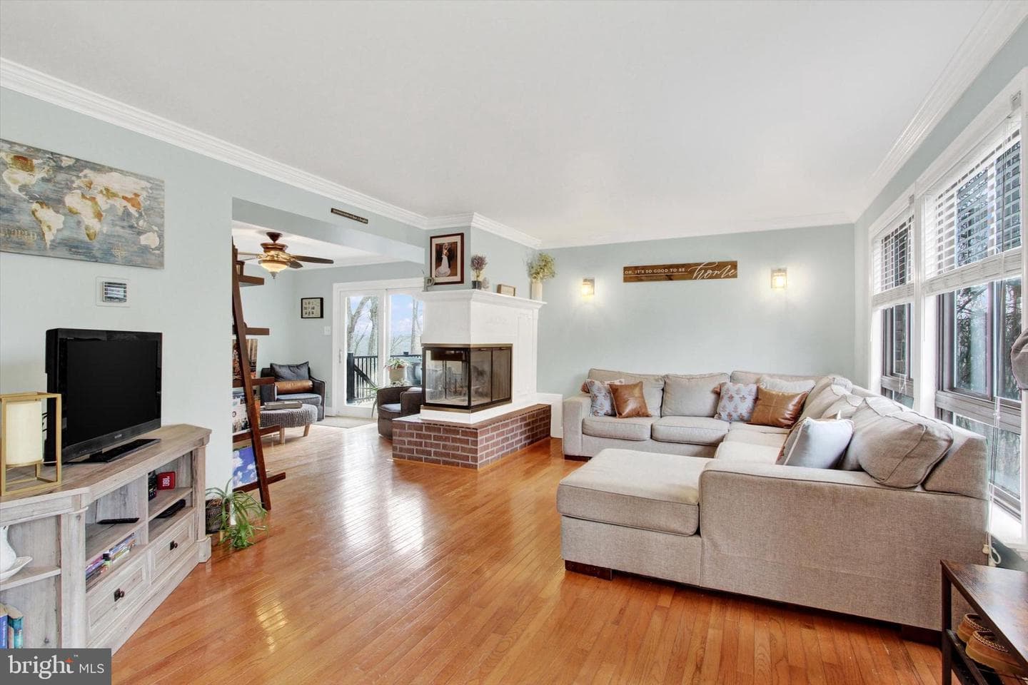 308 Winsome Drive photo 4