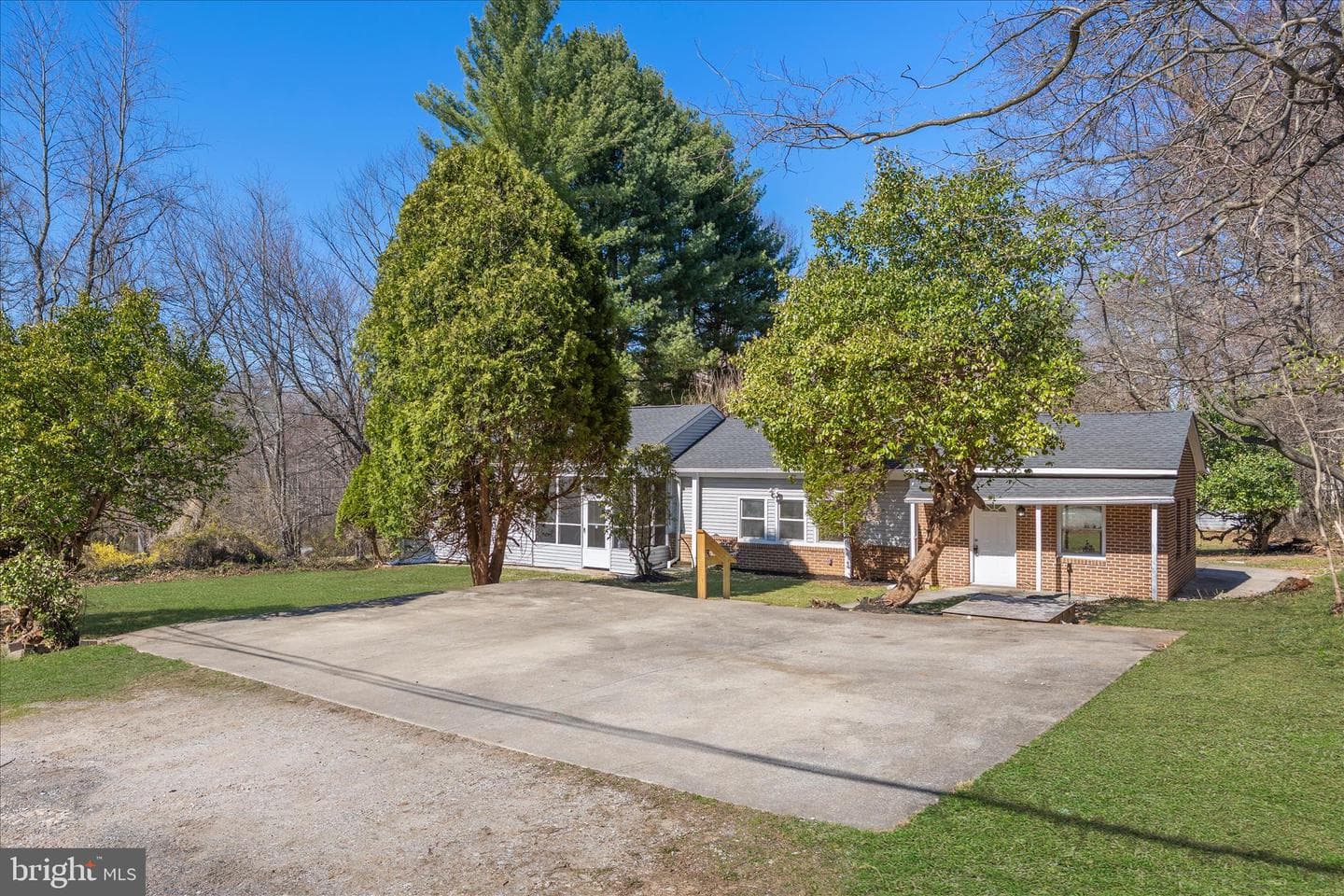 108 Franklin Avenue photo 32