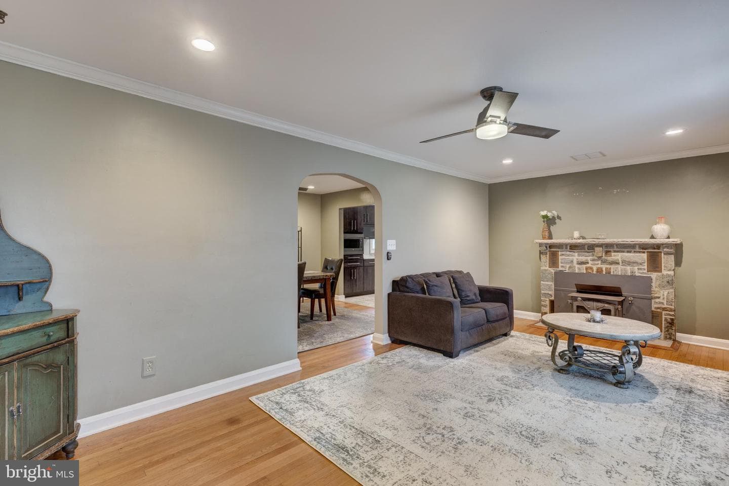 2106 Spencer Lane photo 3