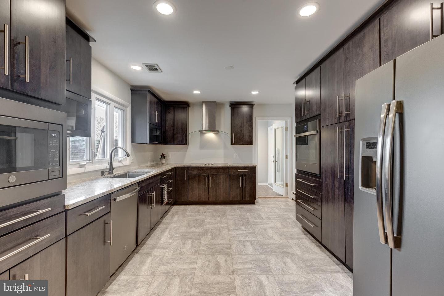 2106 Spencer Lane photo 8