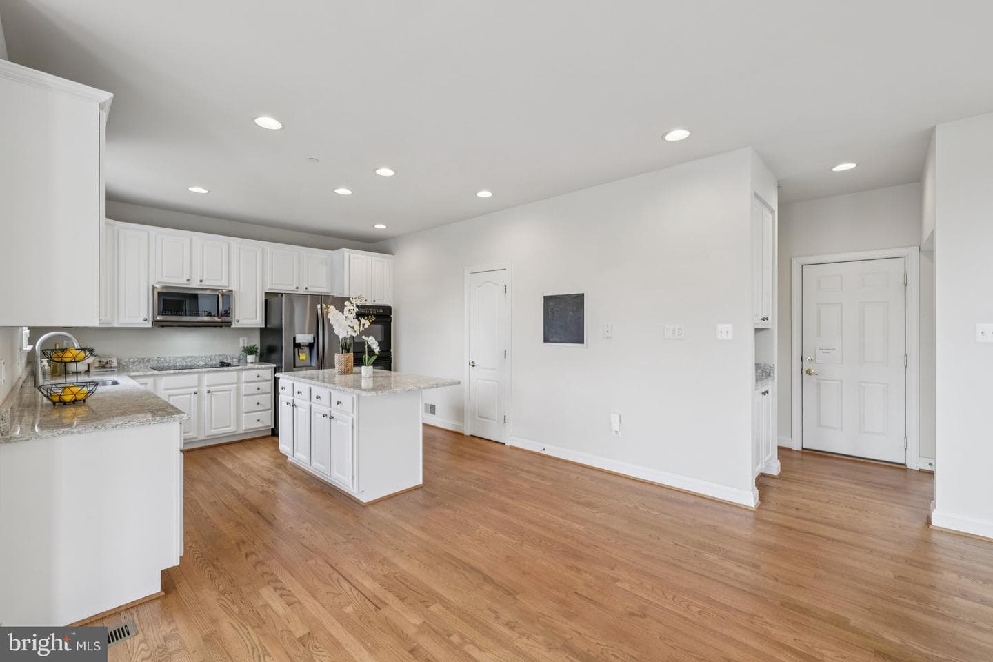 1702 Fieldbrook Lane photo 4