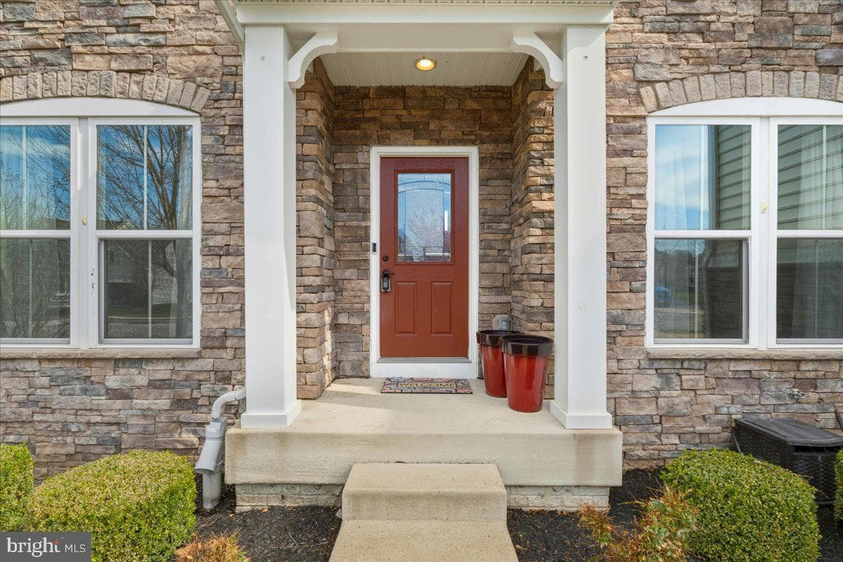 873 Amherst Lane photo 4