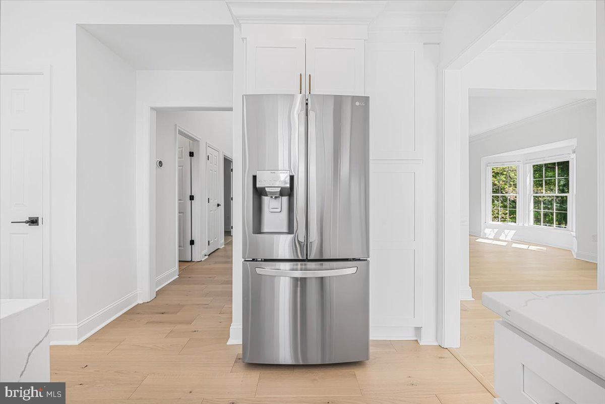 6201 Belmont photo 20