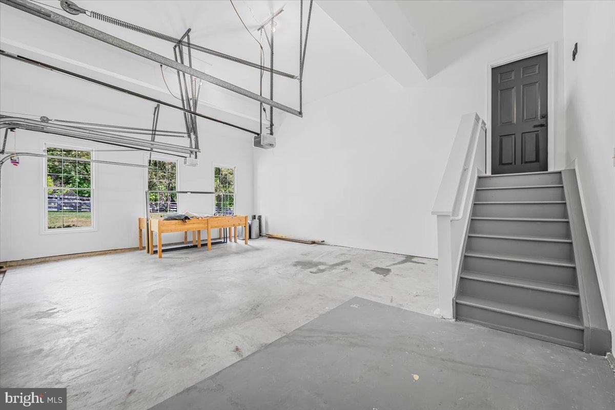 6201 Belmont photo 25