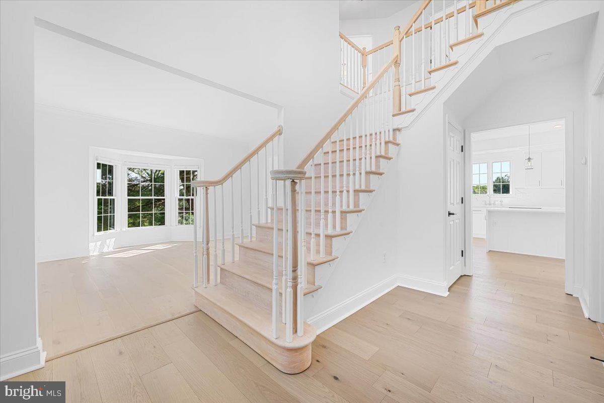 6201 Belmont photo 5