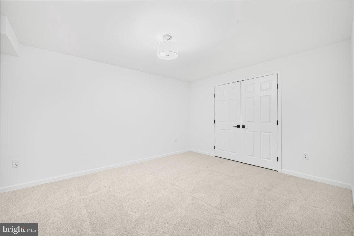 6201 Belmont photo 50