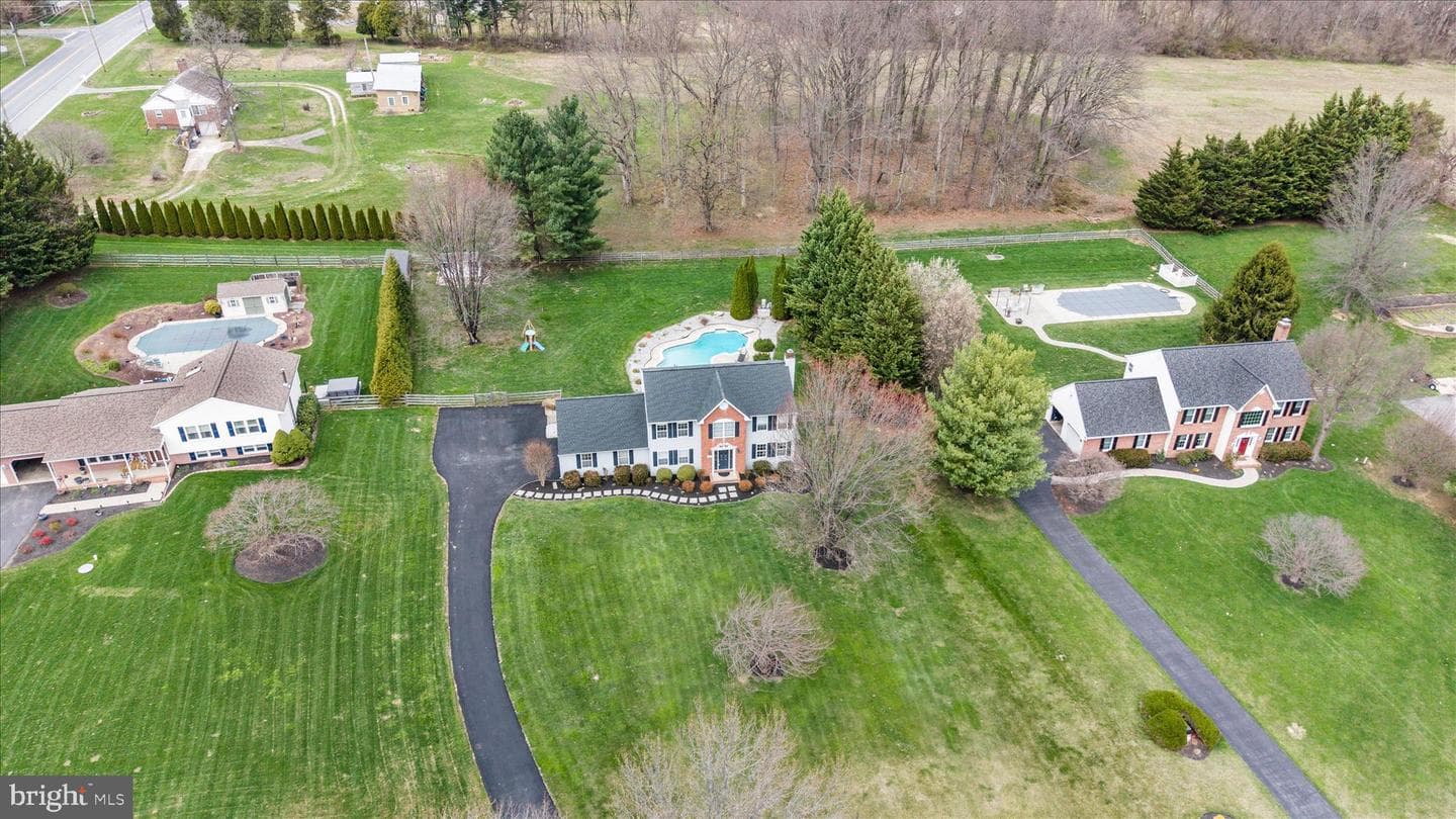 1410 Knox Court photo 4