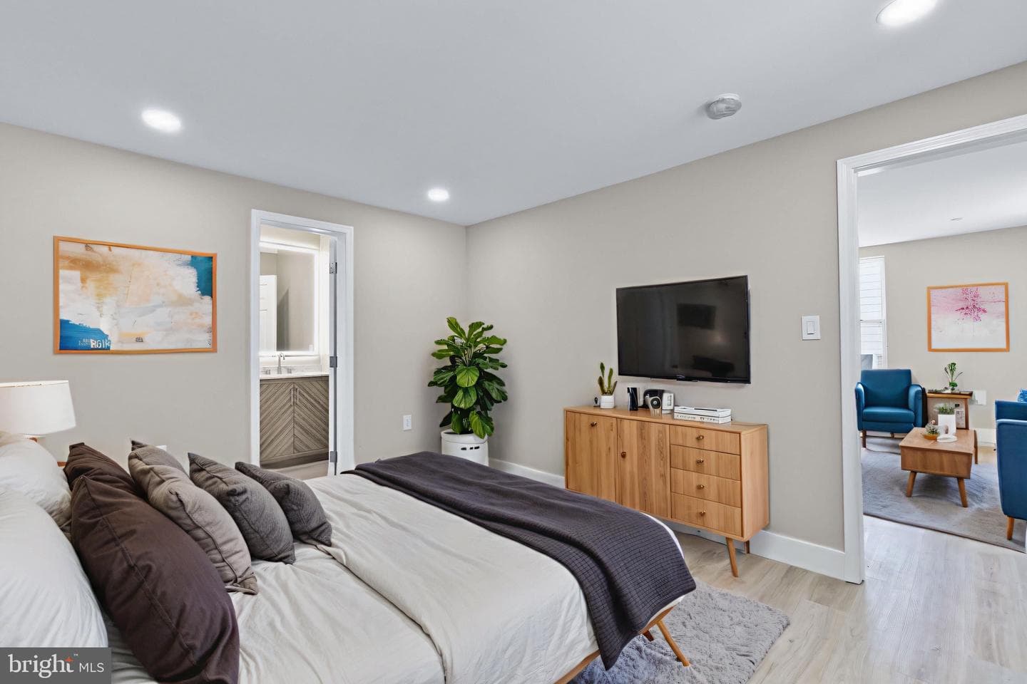 11 Baker Avenue photo 11