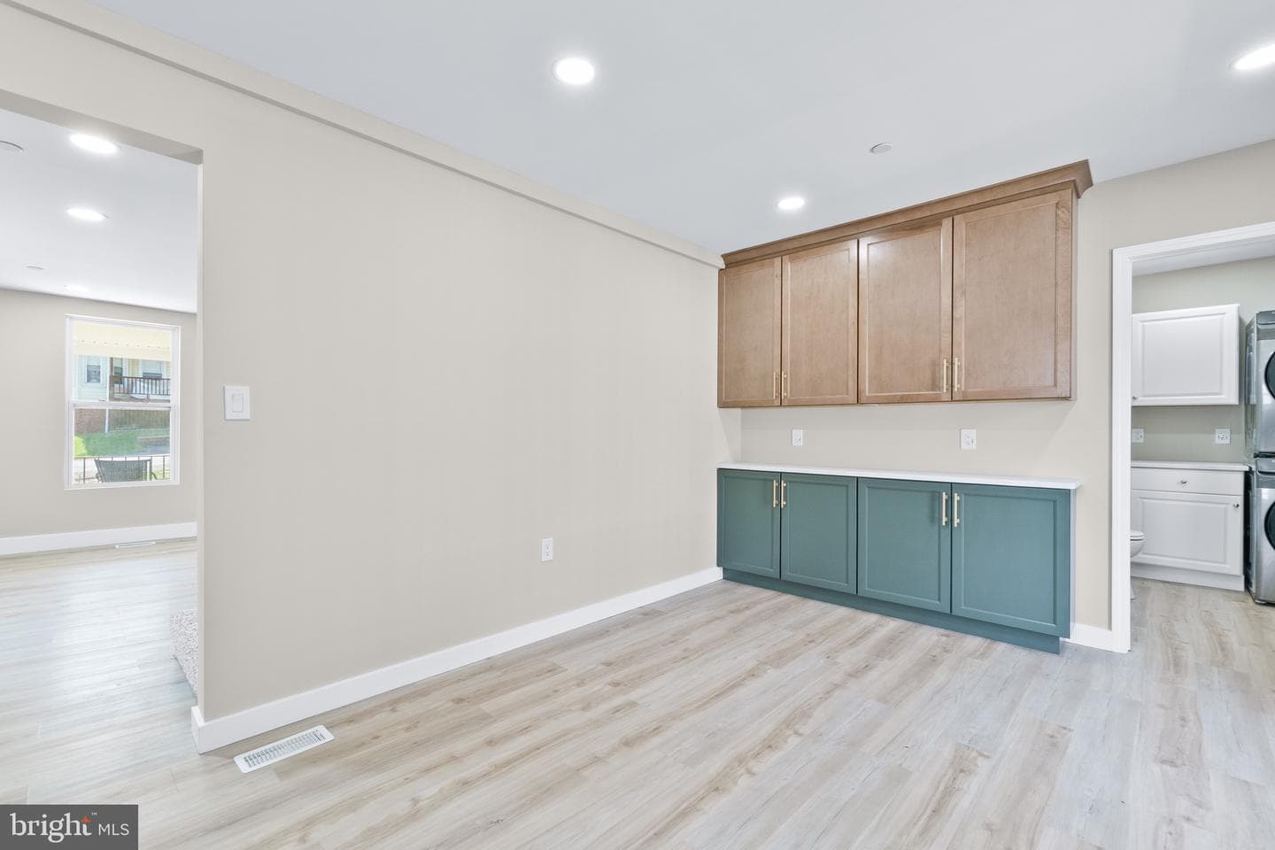11 Baker Avenue photo 17
