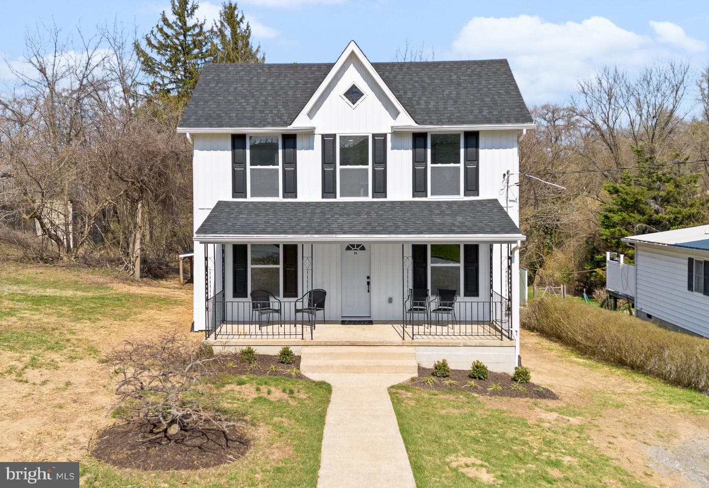 11 Baker Avenue photo 2