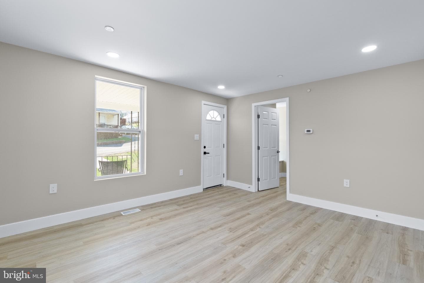 11 Baker Avenue photo 24