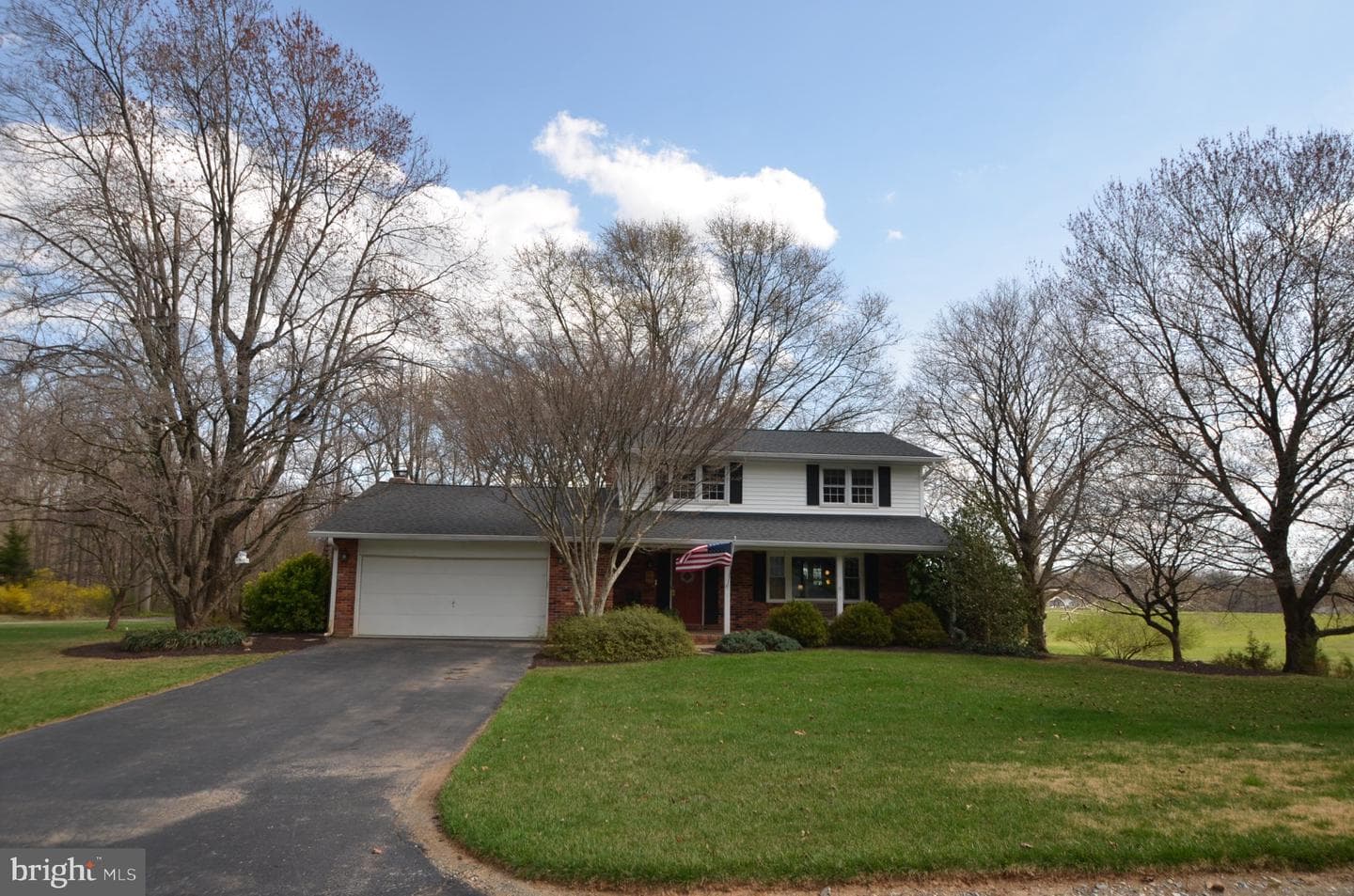 901 Lee Avenue photo 2