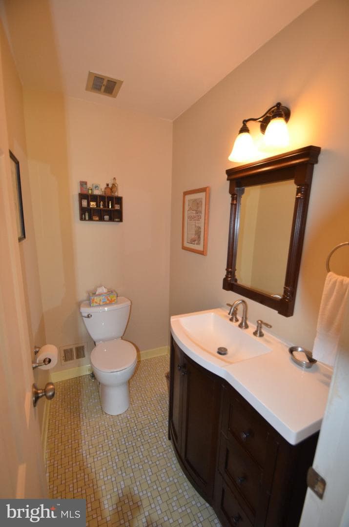 901 Lee Avenue photo 25