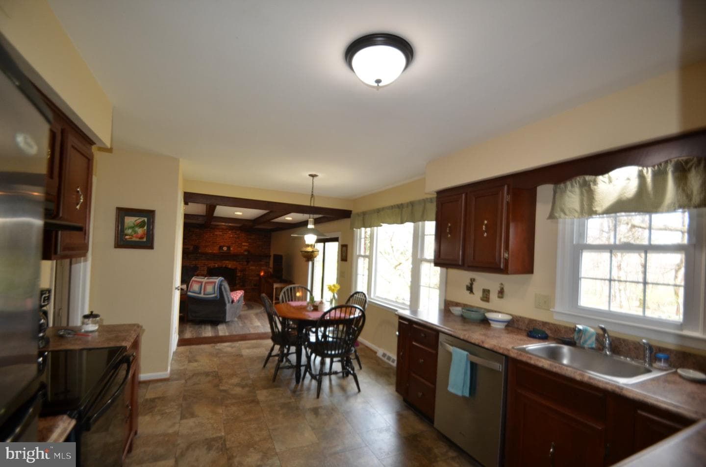901 Lee Avenue photo 34