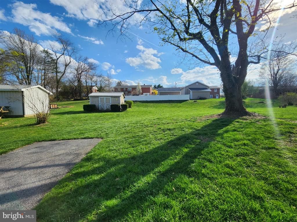 307 Barnes Avenue photo 4