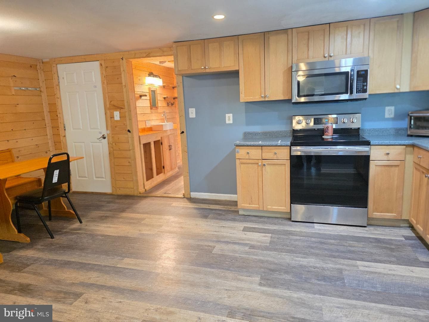718 Wilson Avenue photo 10