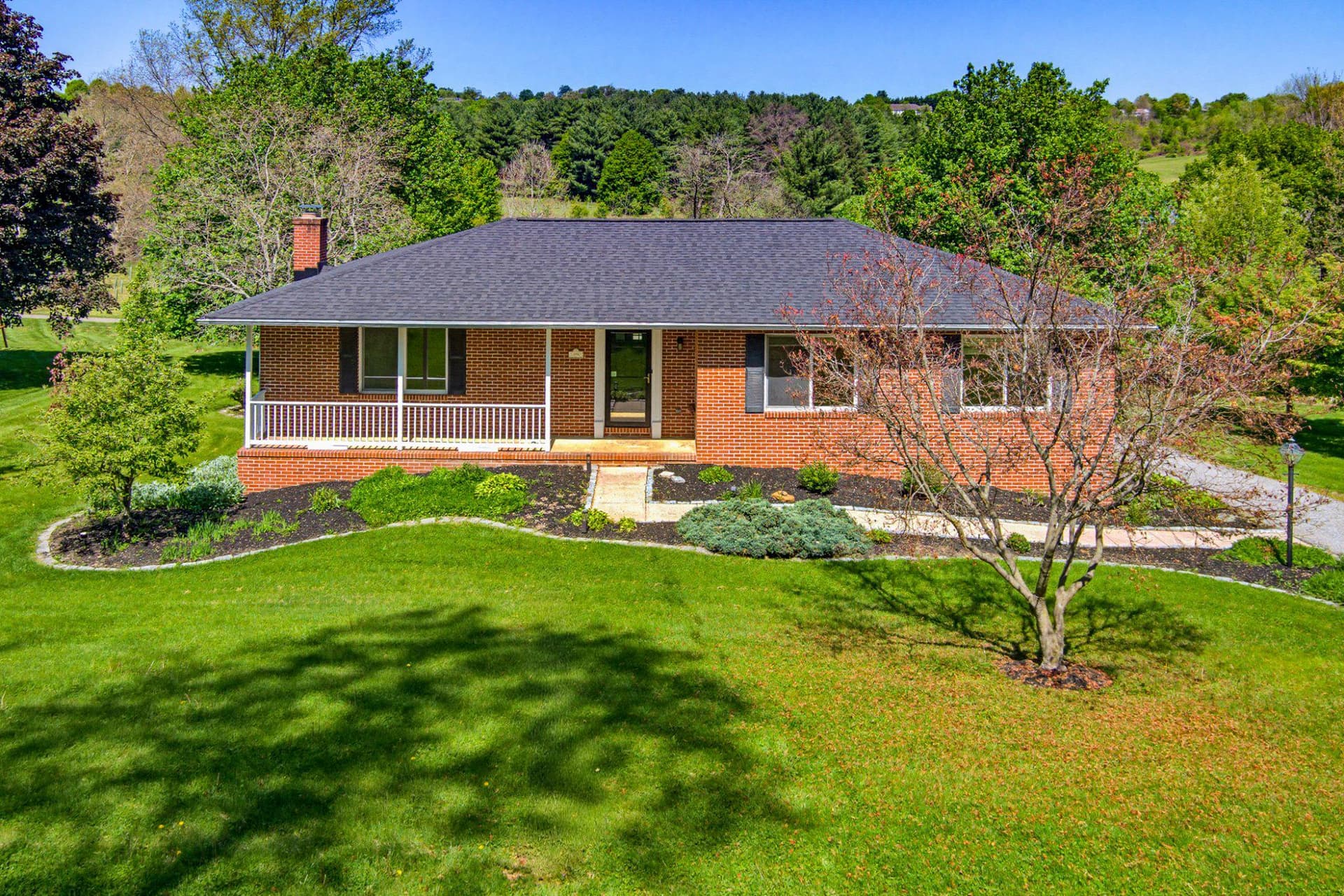 308 Avalon Lane photo 4
