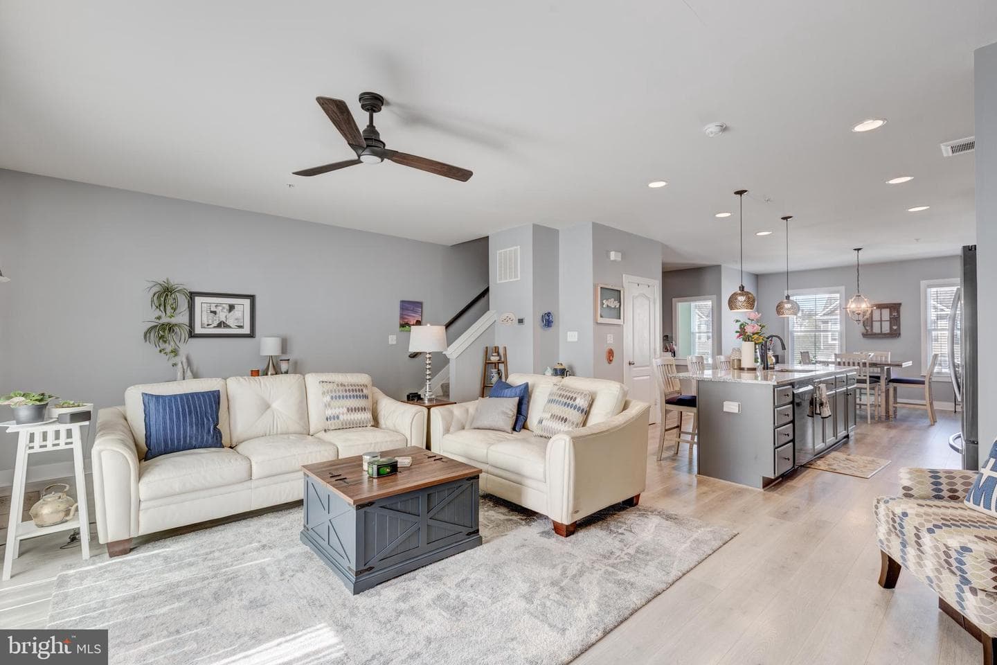 2723 Town View Circle photo 18