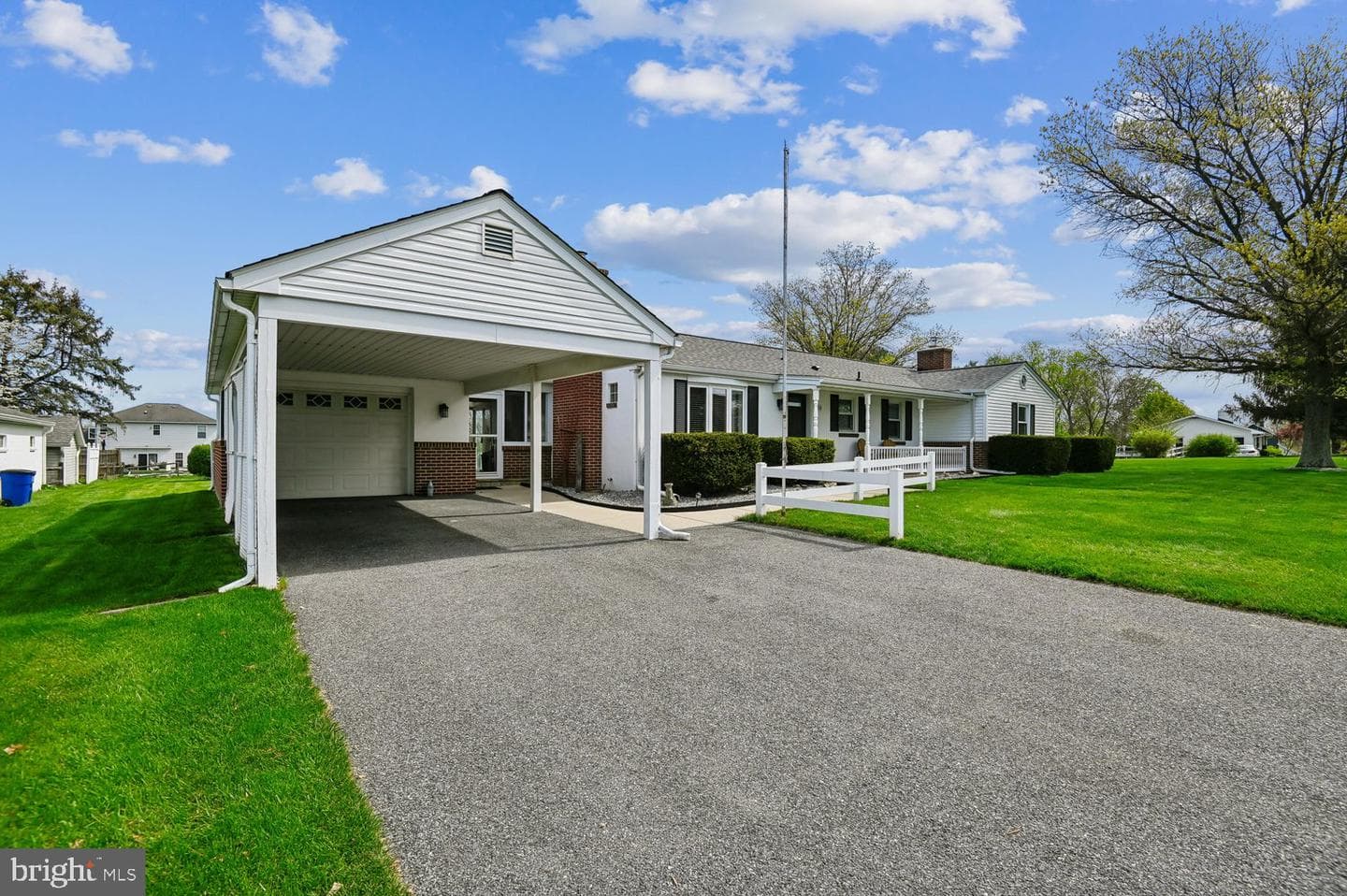 438 Hook Road photo 4