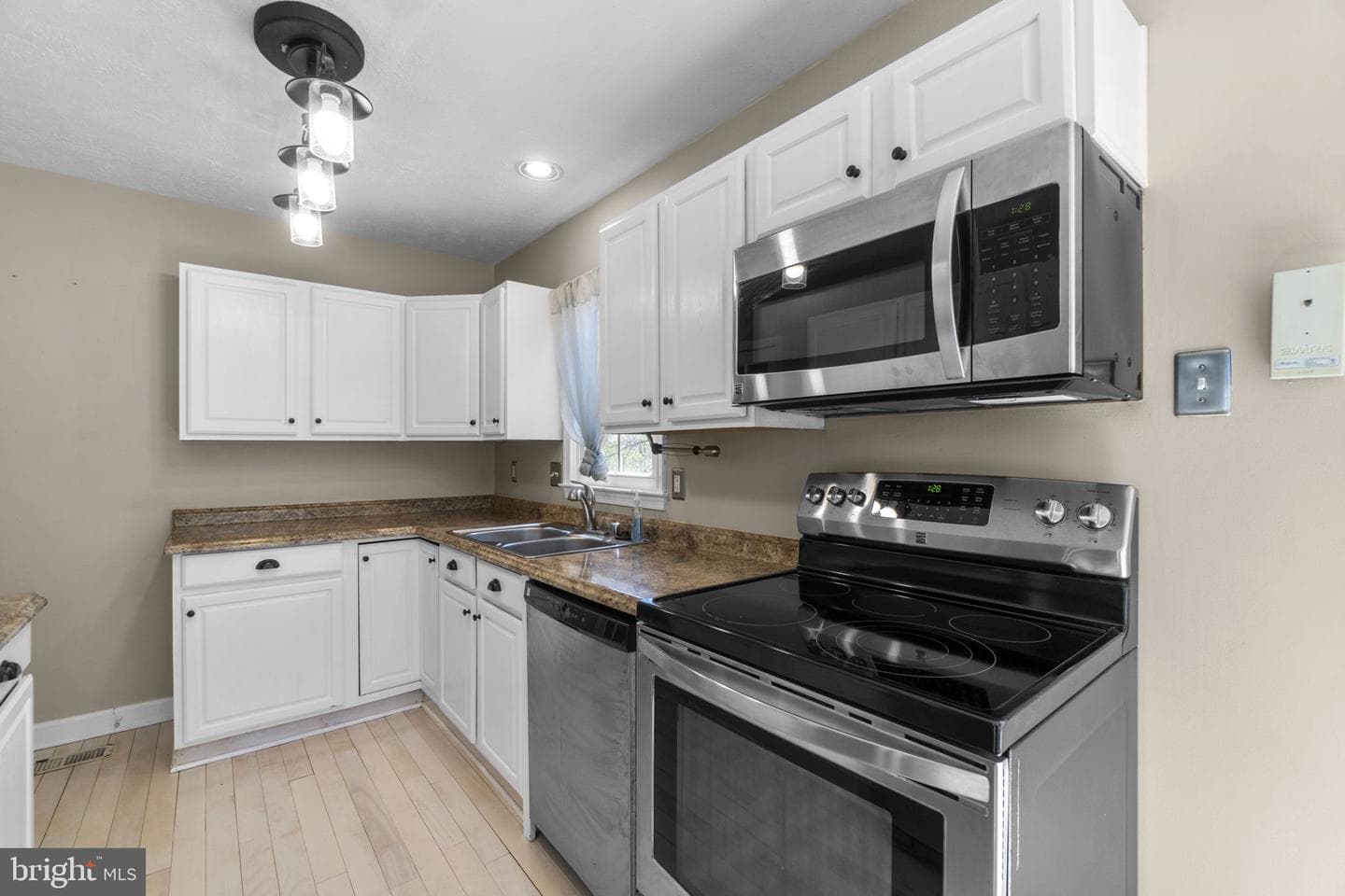 222 Hoff Court photo 14