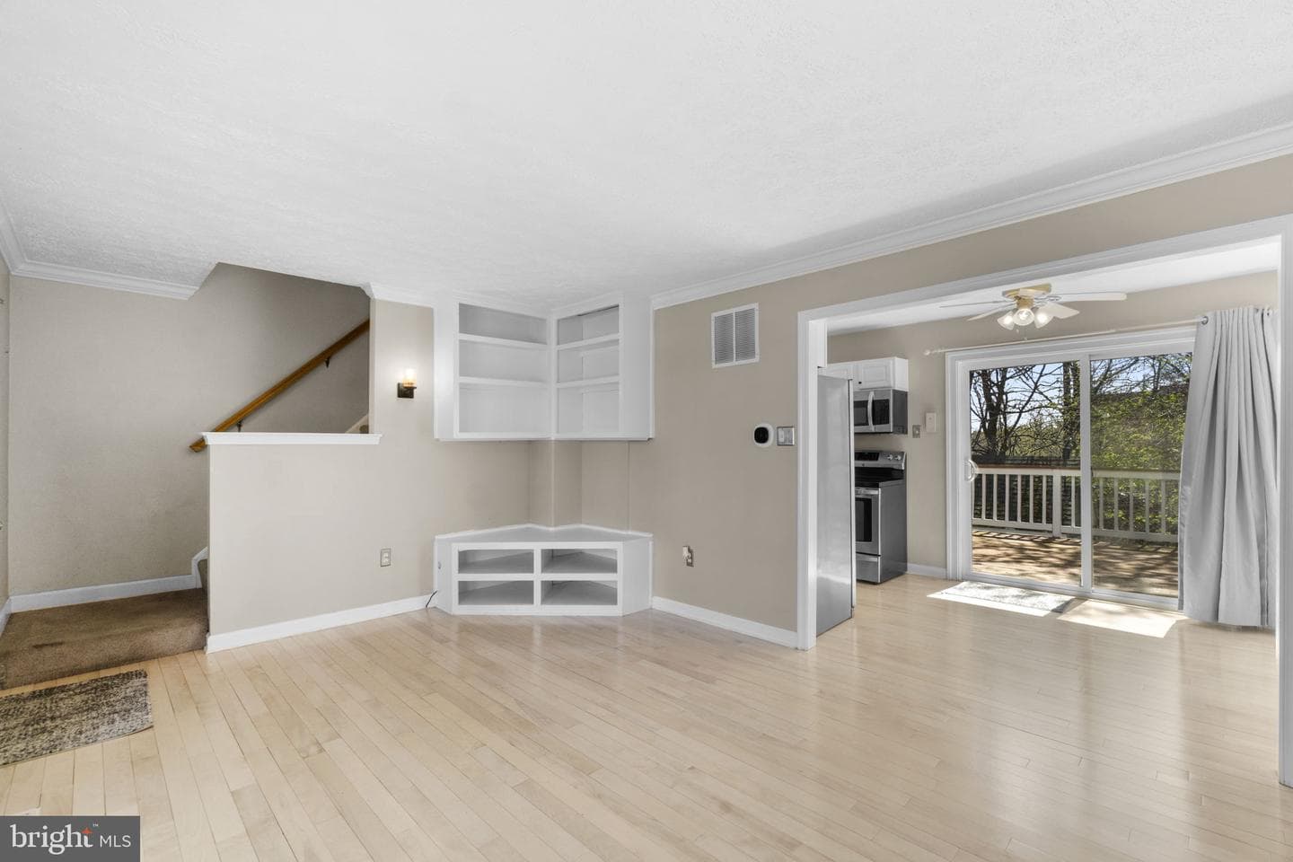 222 Hoff Court photo 8