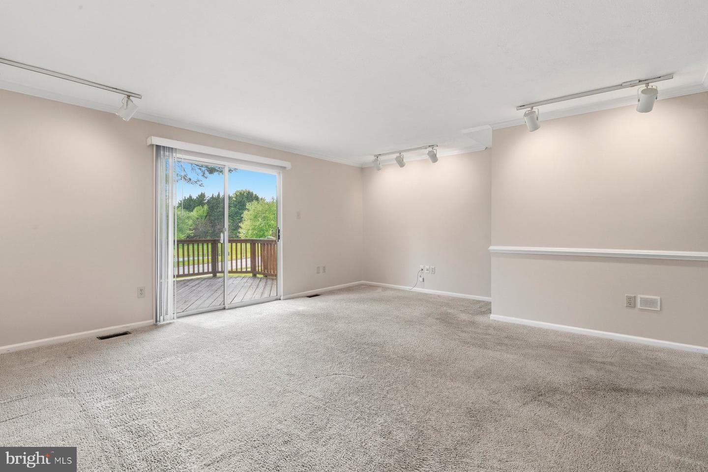 400 Doral Court photo 11