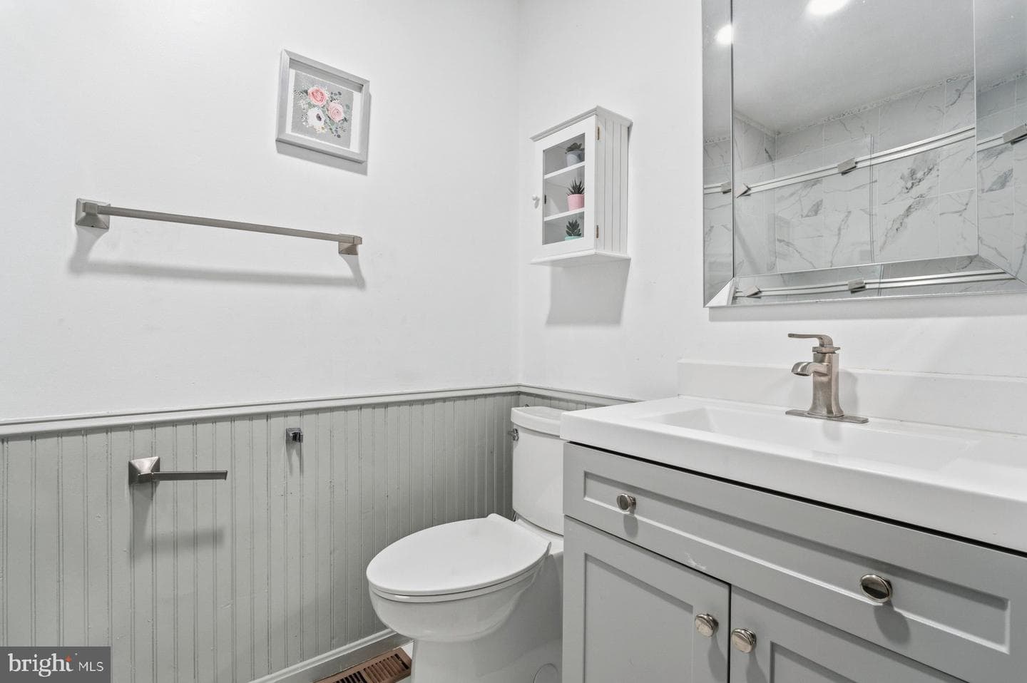 400 Doral Court photo 17