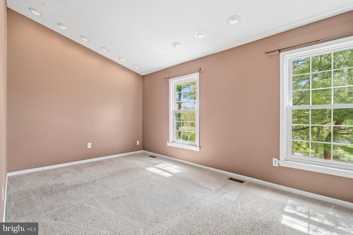 400 Doral Court photo 18