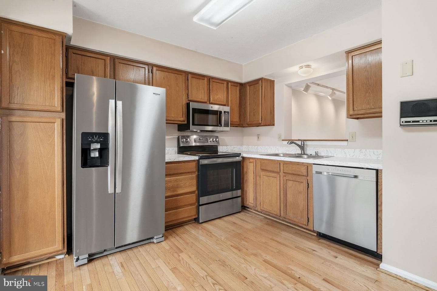 400 Doral Court photo 7