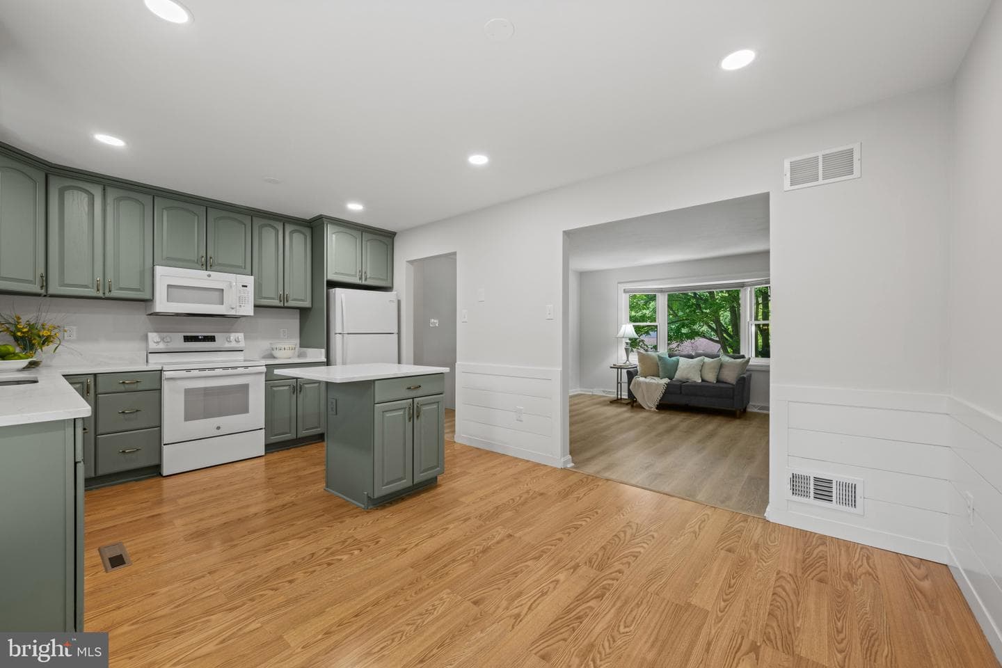 1956 Gardenia Street photo 14