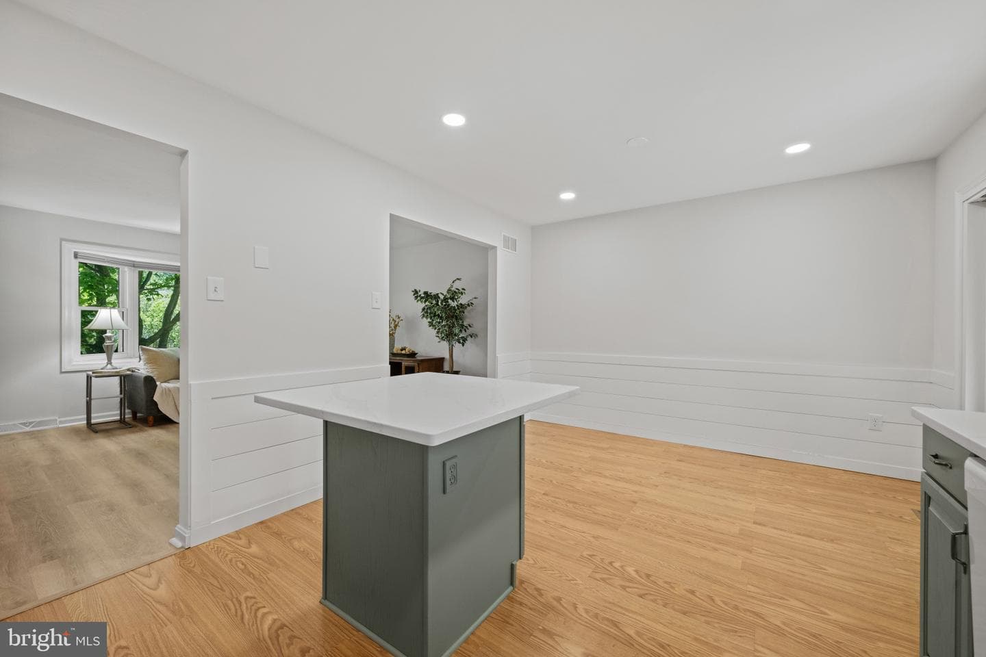 1956 Gardenia Street photo 19