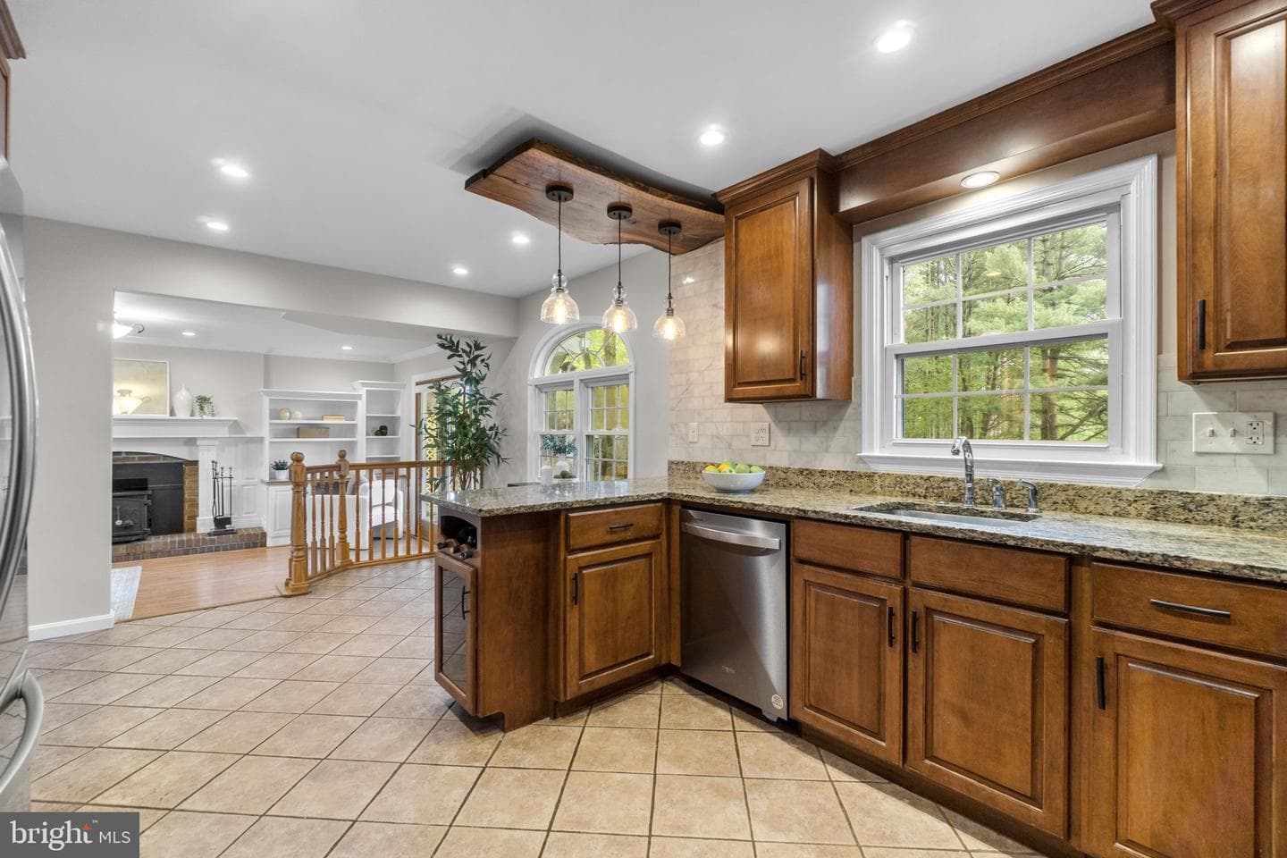 904 Caren Drive photo 12
