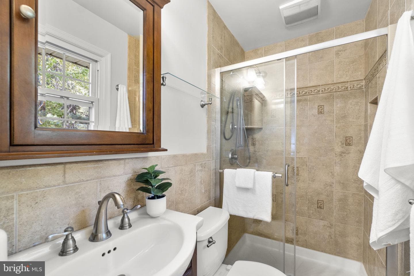 904 Caren Drive photo 23