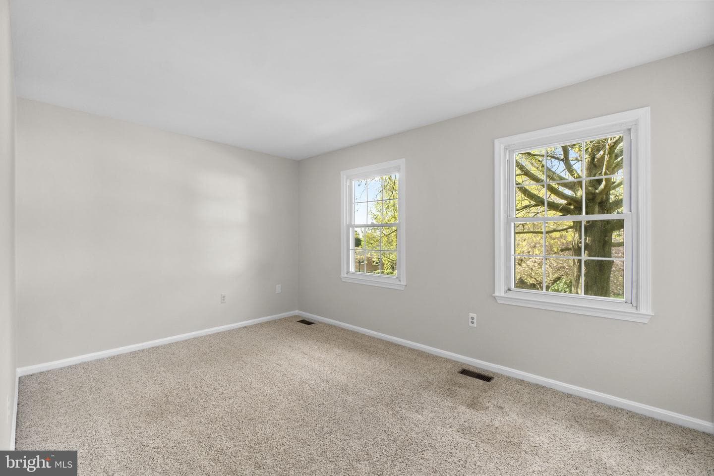 904 Caren Drive photo 24