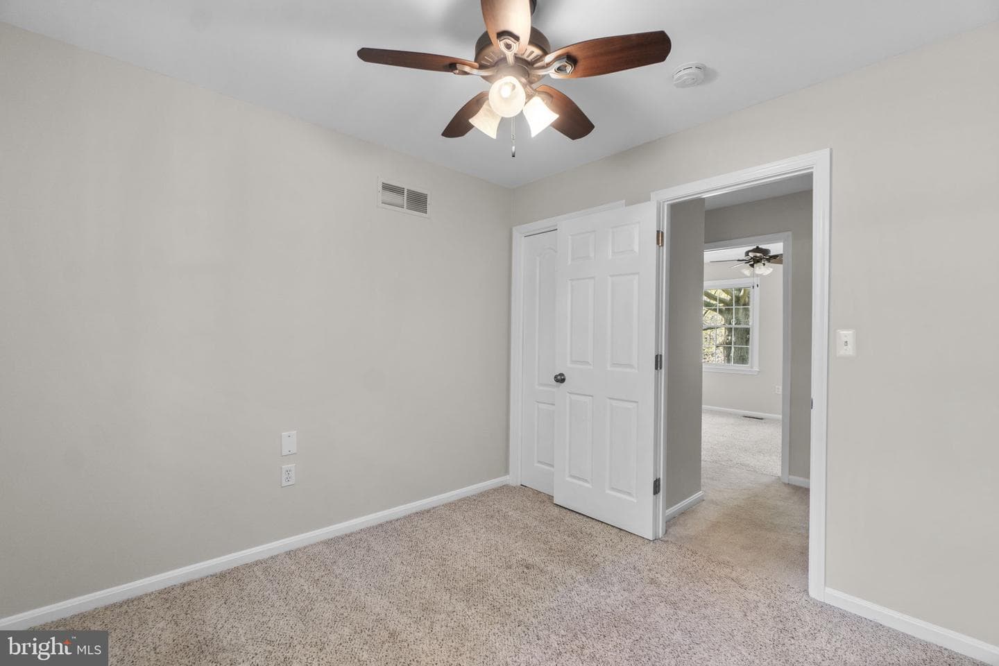 904 Caren Drive photo 32