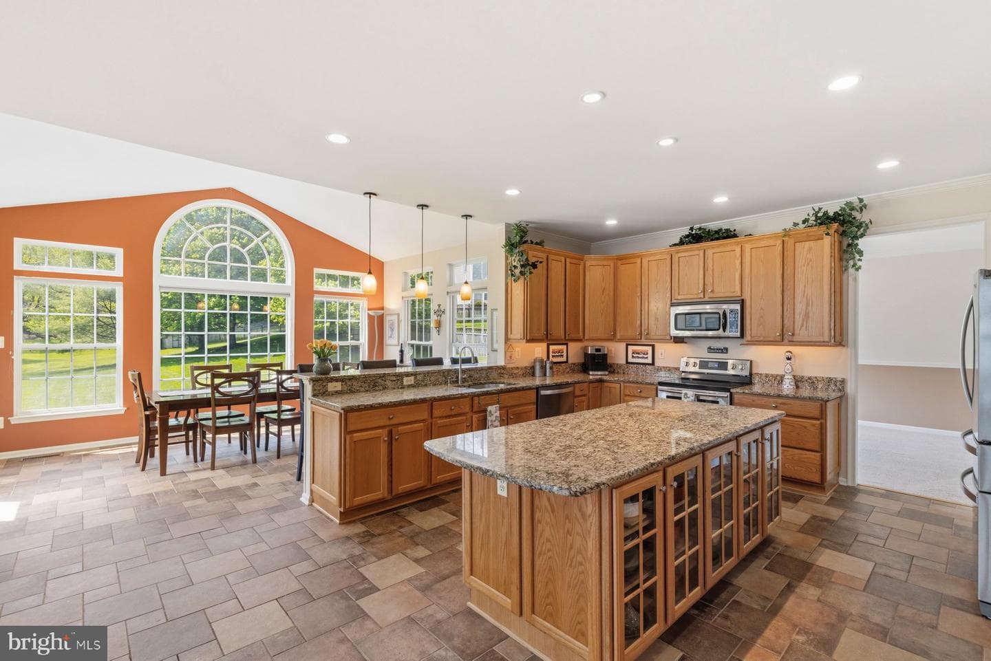 5650 Compton Lane photo 3