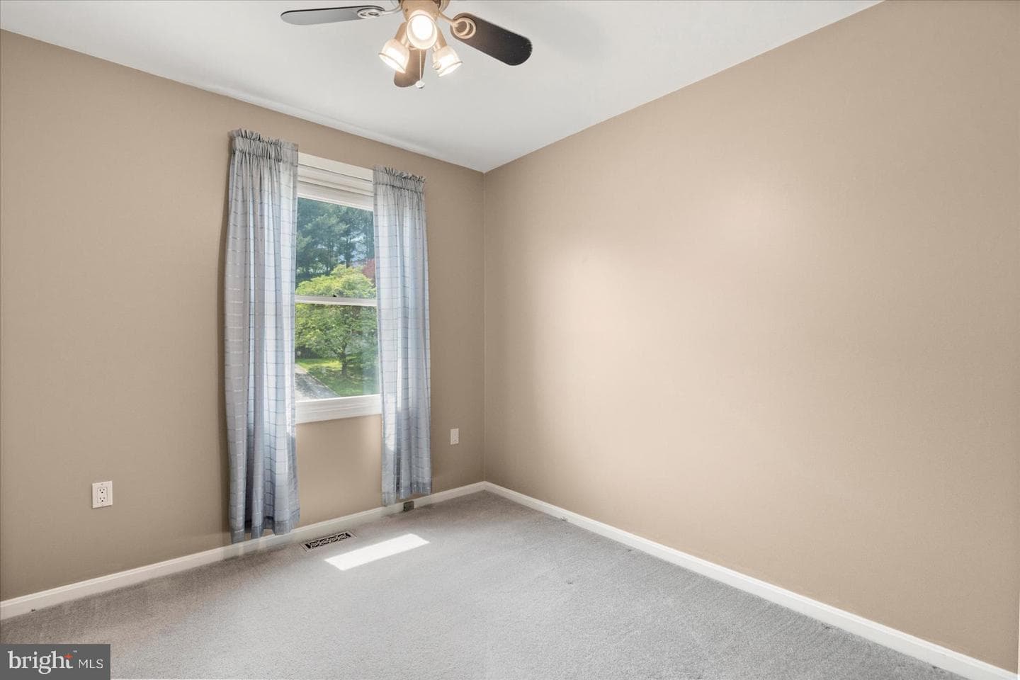 7125 Macbeth Way photo 15