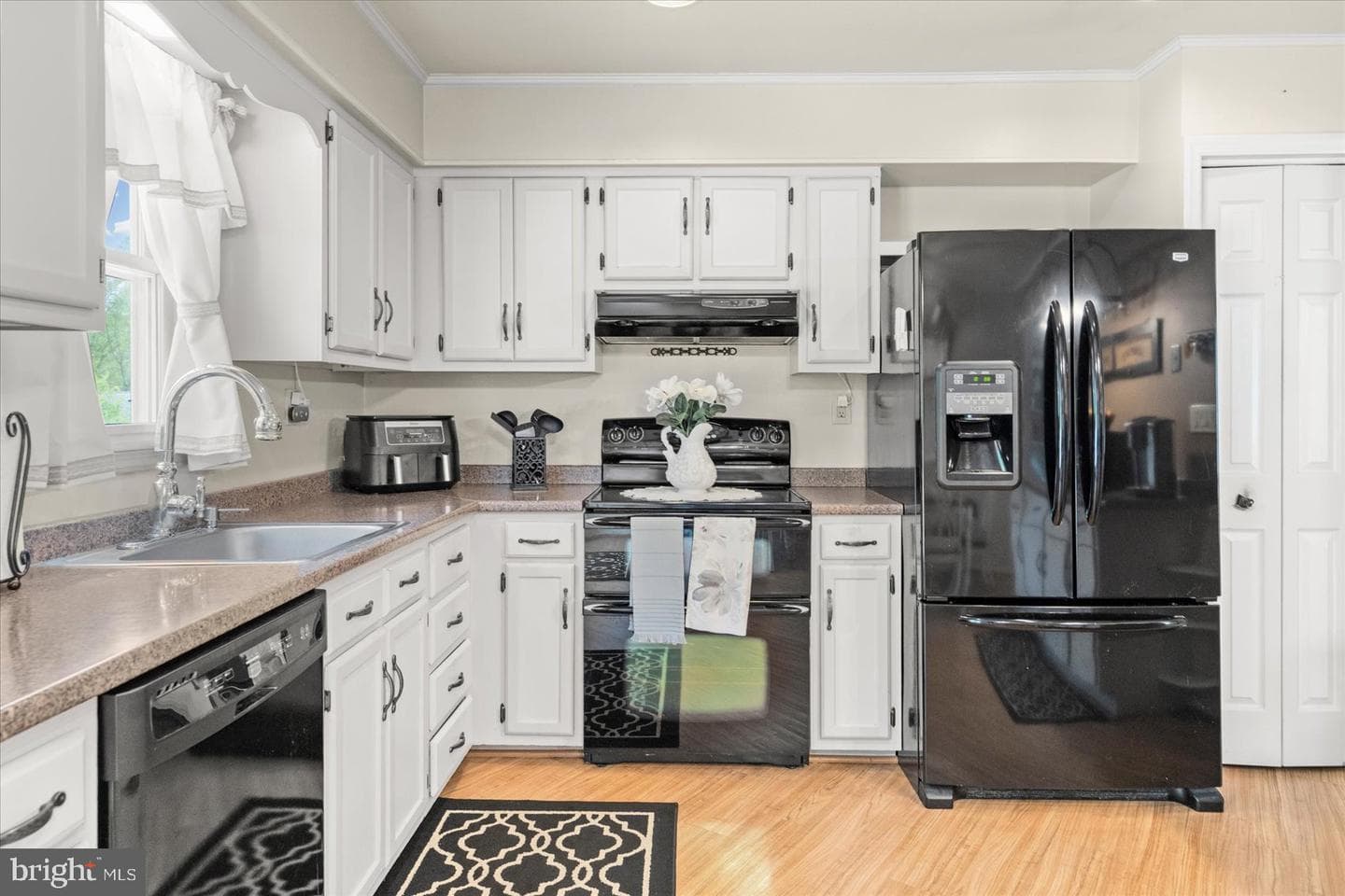 7125 Macbeth Way photo 8
