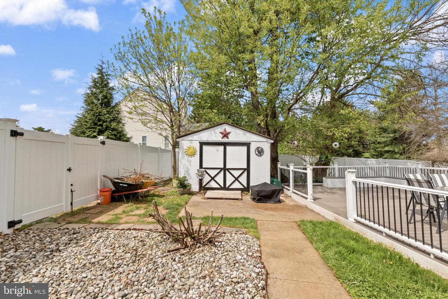 900 Caren Drive photo 24