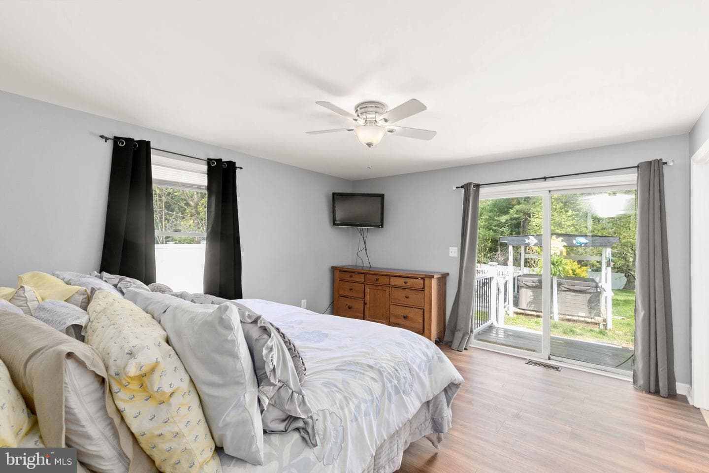900 Caren Drive photo 26