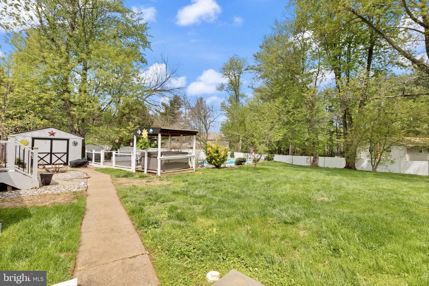 900 Caren Drive photo 48