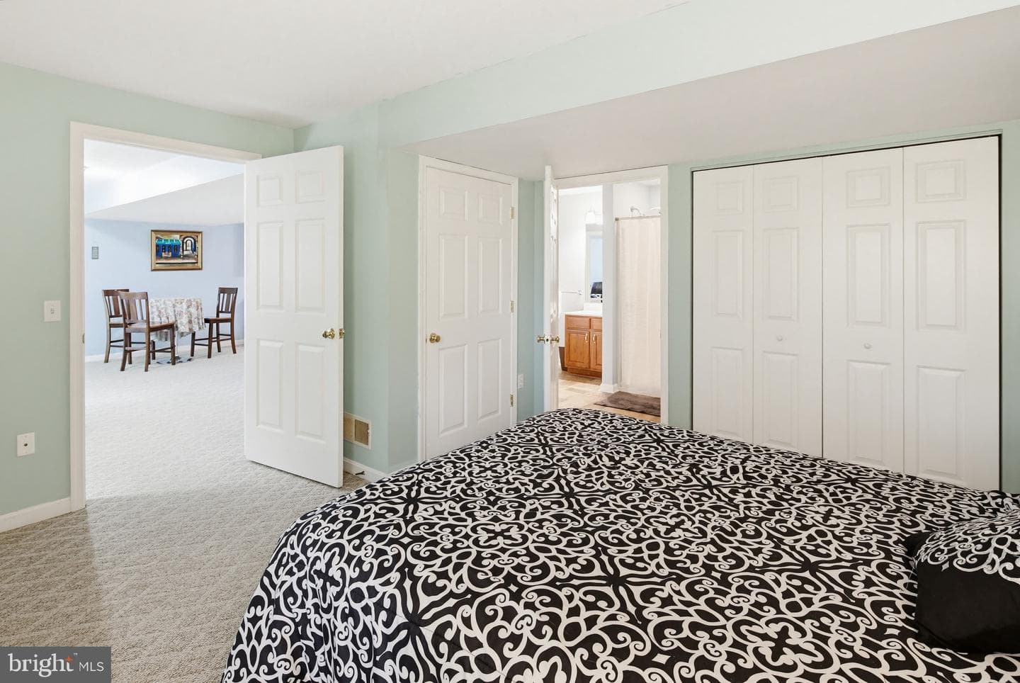 1804 Harrowsmith Court photo 42