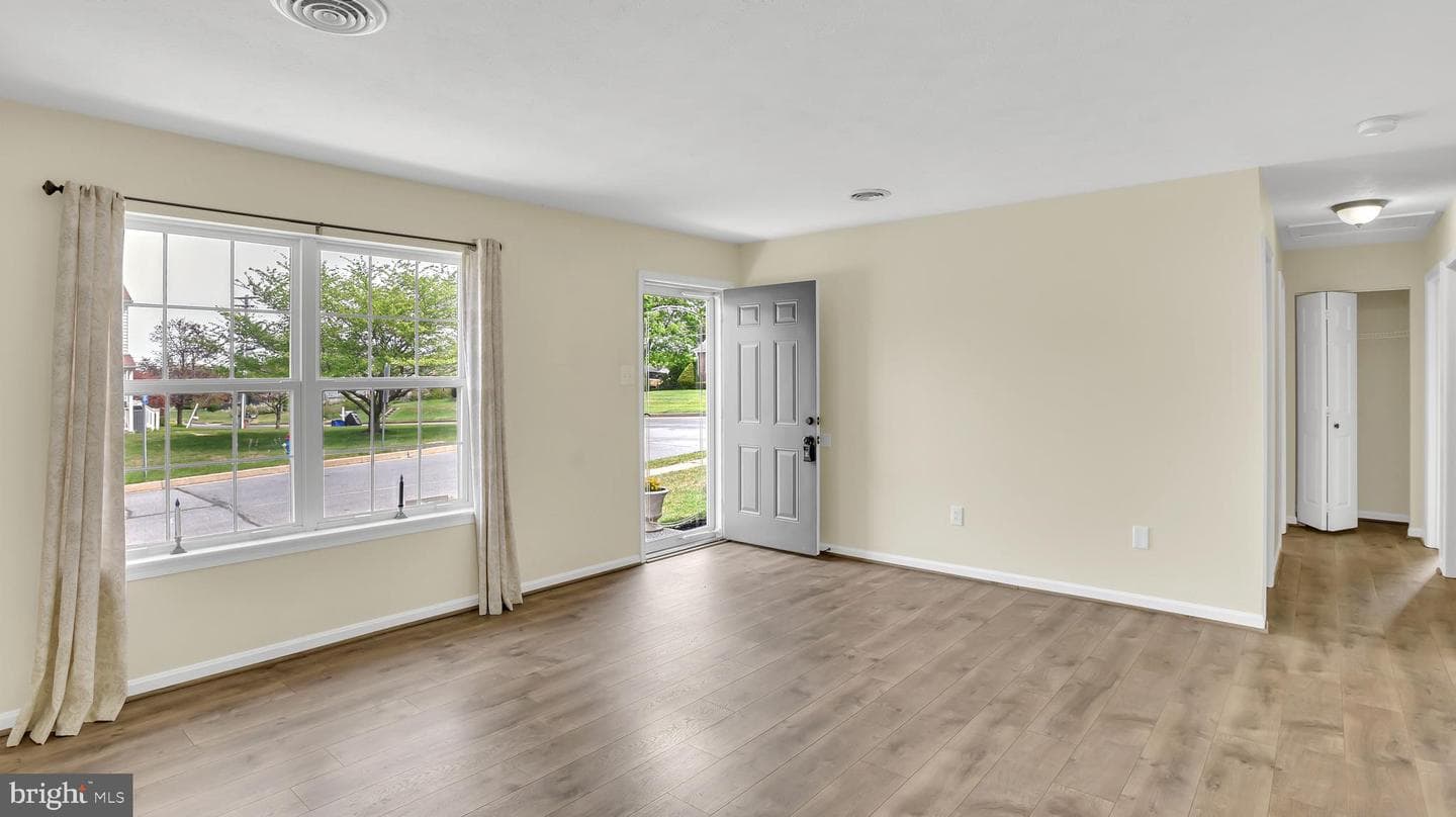 1402 Burnside Drive photo 20